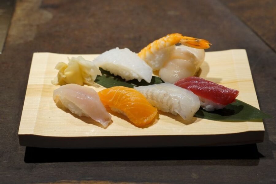 Kyoto: Foodie Night Tour in Gion with 9 dishes + 6 Sake - Sake tasting with explanation: six tastes and Kiki sake