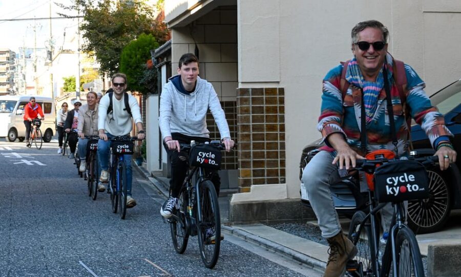 Kyoto: Full Day Bike Tour - Tofukuji Temple and the Fushimi Inari finish: ending with the gates and the feeling