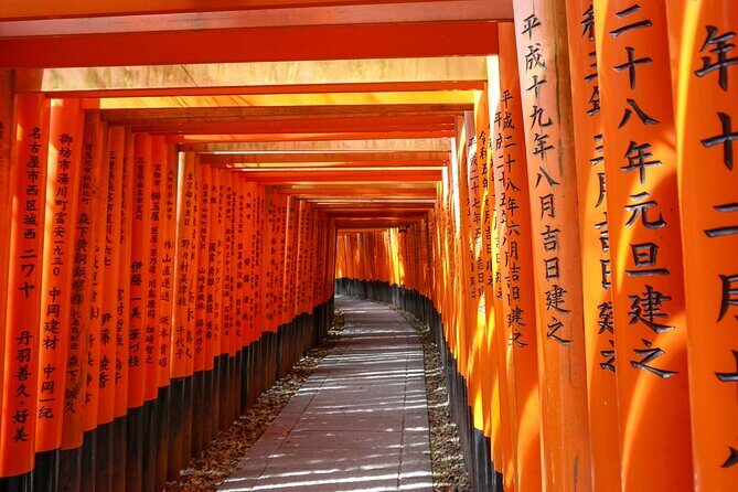 Kyoto: Fushimi Inari Hidden Hike (Private) - Photo ops done right: DSLR snapshots you don’t have to chase
