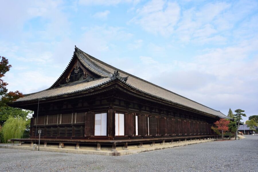 Kyoto: Fushimi Inari, Kinkakuji, Bamboo Grove 1 Day Bus Tour - Coach comfort, Wi‑Fi, and how the day stays controlled