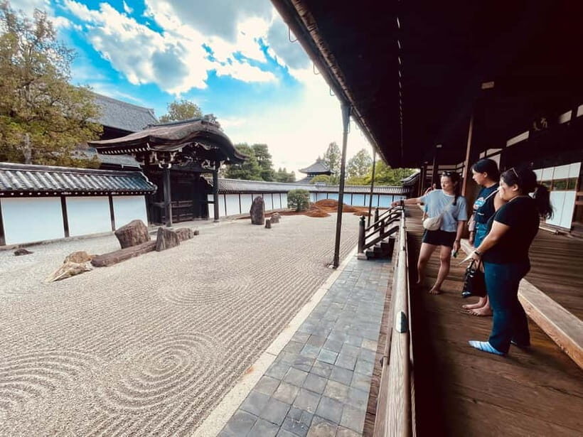 Kyoto: Fushimi Inari Shrine and Tofukuji Temple E-Bike Tour - Fushimi Inari Shrine: Shinto basics before you walk the gates
