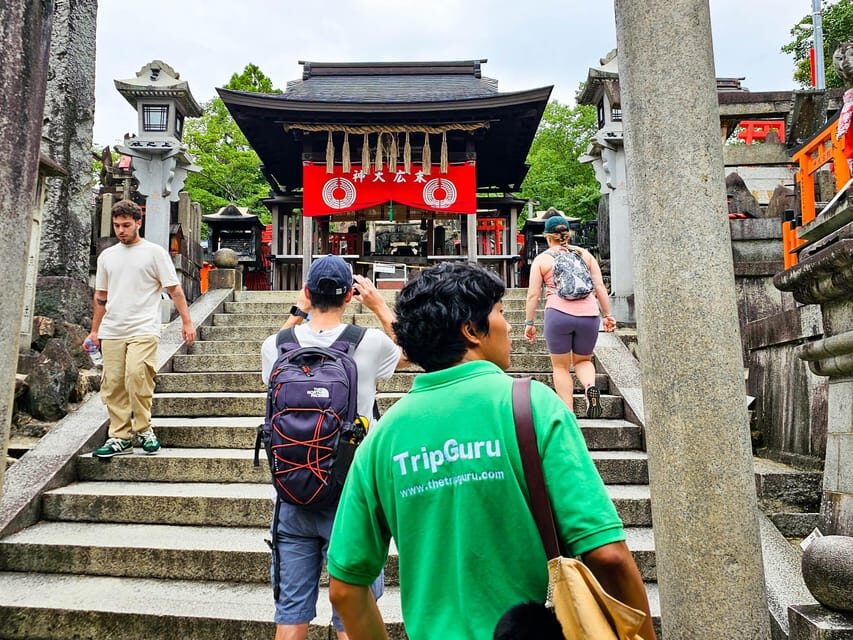 Kyoto: Fushimi Inari Taisha Guided Walking Tour - Option A vs Option B: your workout level and photo style