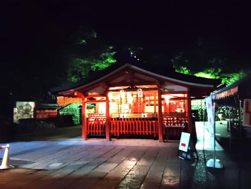 Kyoto: Fushimi Inari Taisha Night Tour with Guide - What to bring so you’re comfortable on the night walk