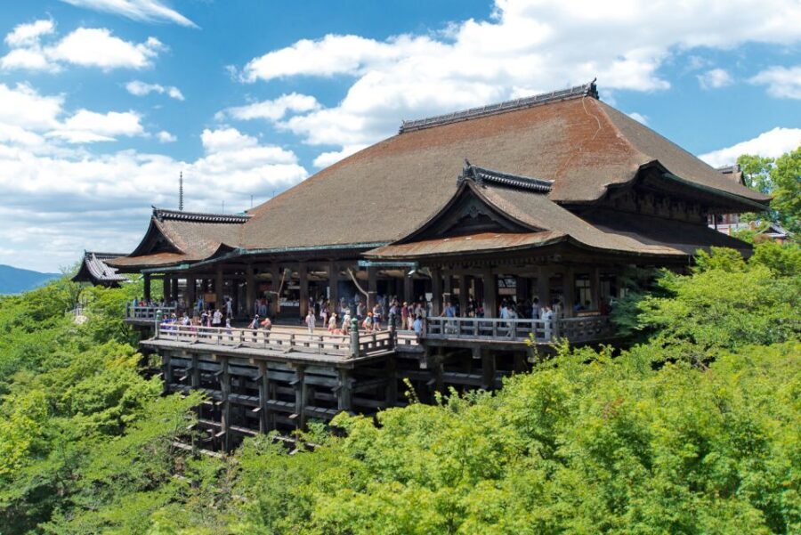 Kyoto: Fushimi Inari-taisha y Kiyomizu-dera (Spanish Guide) - Pontocho Lunch Break: A Calm Reset in the Middle of the Day