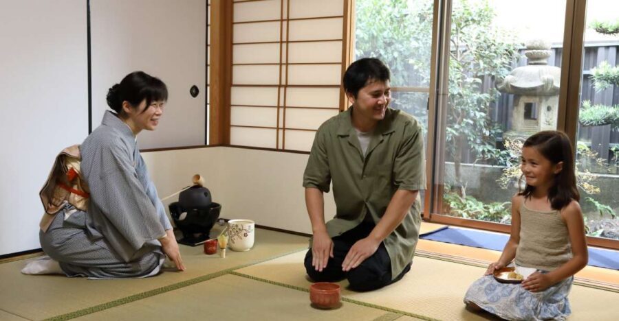 Kyoto Fushimiinari:Wagashi Making & Small Group Tea Ceremony - The garden pause: a quick breath before the ceremony room