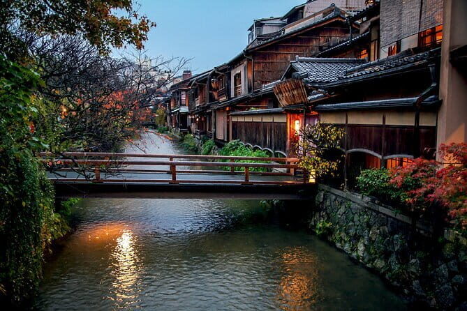Kyoto: Geisha Dinner & Gion Cultural Walk - Group size, availability, and the one thing to watch closely