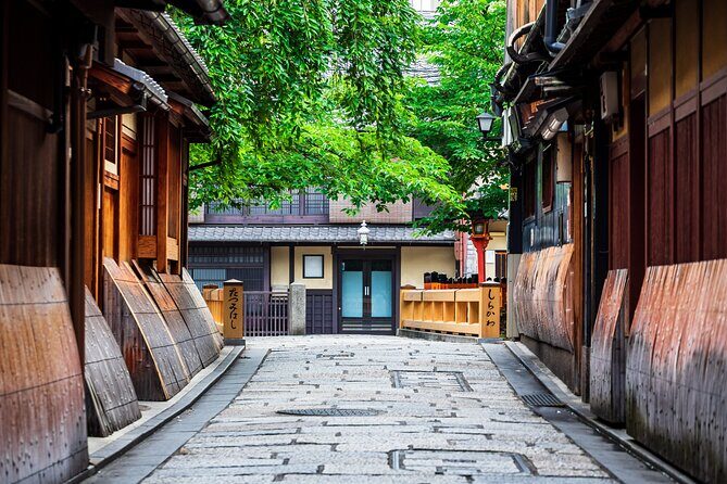 Kyoto Geisha District Walking Tour in Gion - Gion’s core streets: how geisha district design shapes what you see