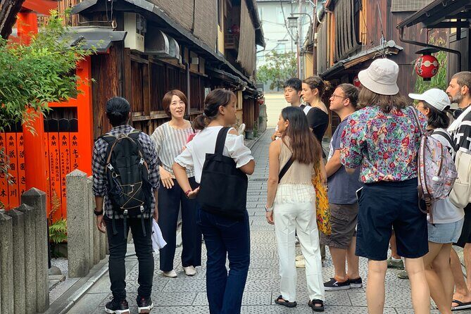 Kyoto Geisha District Walking Tour in Gion - Tatsumi Daimyojin Shrine: a quick stop with a traveler mindset
