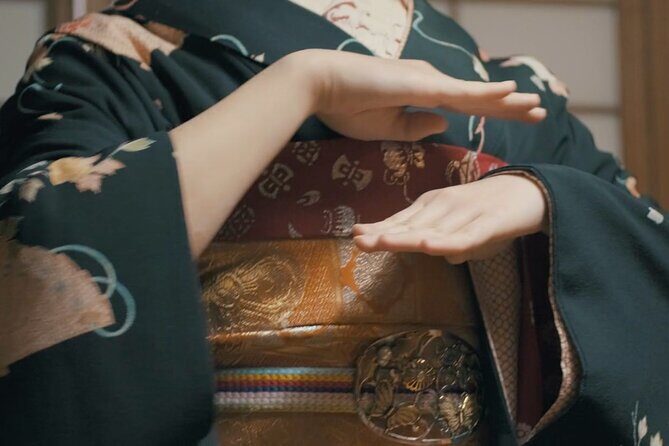 Kyoto Gion Cultural Walk & Geisha Show with Dining Options - Where it starts: the first minutes matter