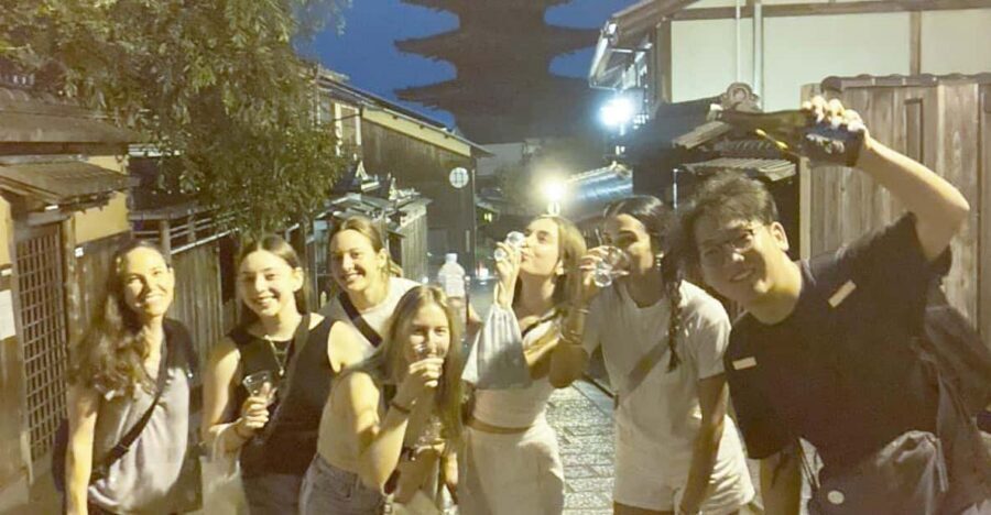 Kyoto: Gion Evening Walk with Hidden Gems, Geisha & Sake - Ninenzaka: The Old Cobblestone Slope Feel