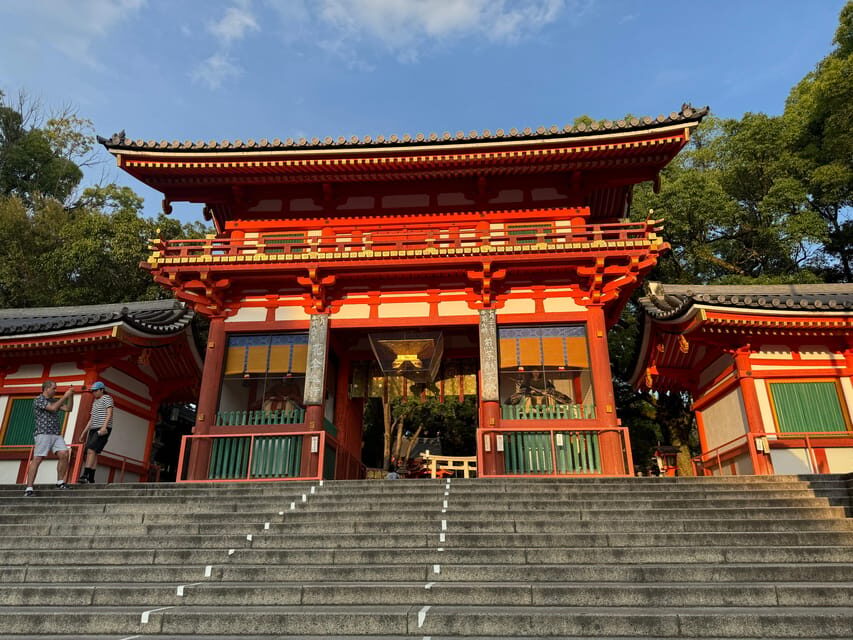 Kyoto: Gion Geisha District & Yasaka Shrine Walking Tour - Should you book the Kyoto Gion Geisha District & Yasaka Shrine walking tour?