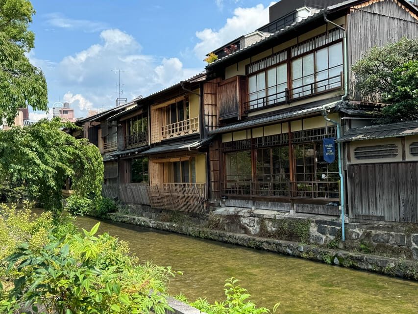 Kyoto: Gion Geisha District & Yasaka Shrine Walking Tour - Geiko and maiko, explained with respect (not as a tourist chase)