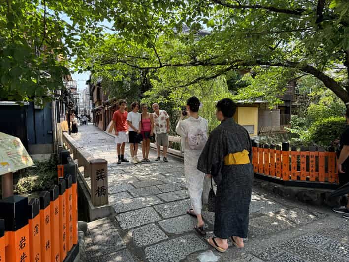 Kyoto: Gion Highlights & Hidden Treasures Guided Tour - Starting at Izumo no Okuni: a fast way to orient in Gion