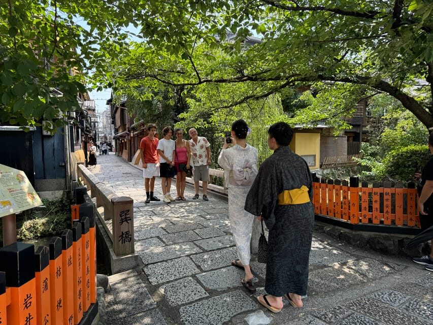 Kyoto: Gion Highlights & Hidden Treasures Guided Tour - Lunch in Gion: how to use the 1-hour window well