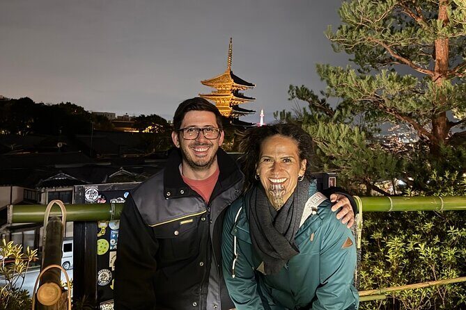 Kyoto Gion Night Tour: Discover Geisha District and Hidden Gems - Yasaka Pagoda (Hokanji): Old Wood and a “No Nails” Story
