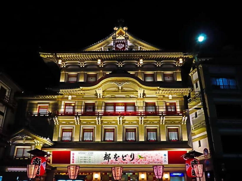 Kyoto: Gion Night Tour Stories of Geisha and Maiko - Statue of Izumo-no-Okuni: the story behind the streets
