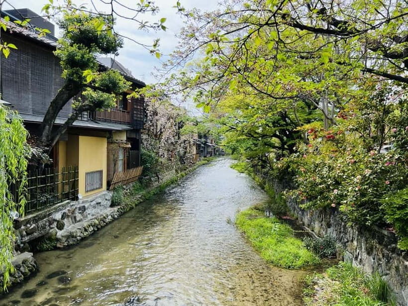 Kyoto: Gion Night Tour Stories of Geisha and Maiko - Gion Corner: where the district feels themed