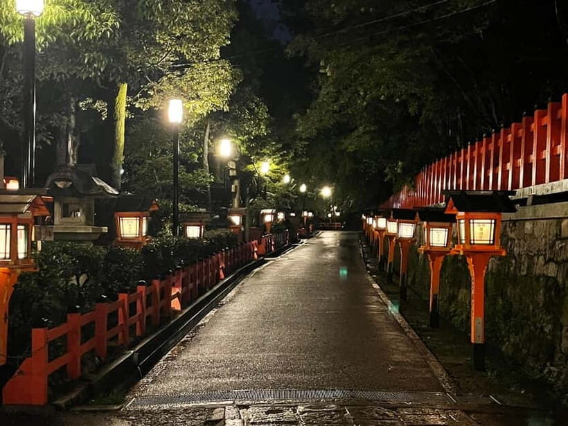 Kyoto: Gion Night Tour Stories of Geisha and Maiko - What guides like Pedro and Manuel do well (and why it matters)