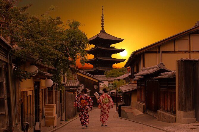 Kyoto: Gion Night Walking Tour with Geisha Insight - Key things that make this tour worth your time