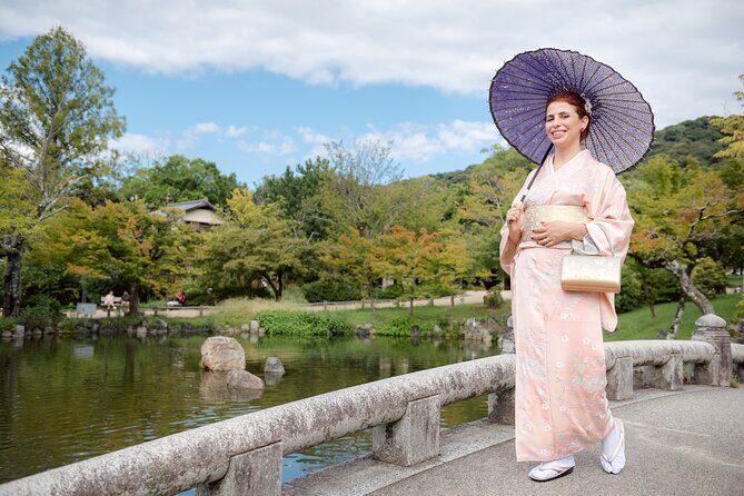 Kyoto Gion Photoshoot - Private Session | Pro Photographer - The 60-Minute Photo Walk Through Gion’s Traditional Lanes
