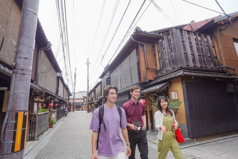 Kyoto Gion Tea ceremony & Wabi-sabi Walking Tour - Matcha shop stop and what to look for before the ceremony
