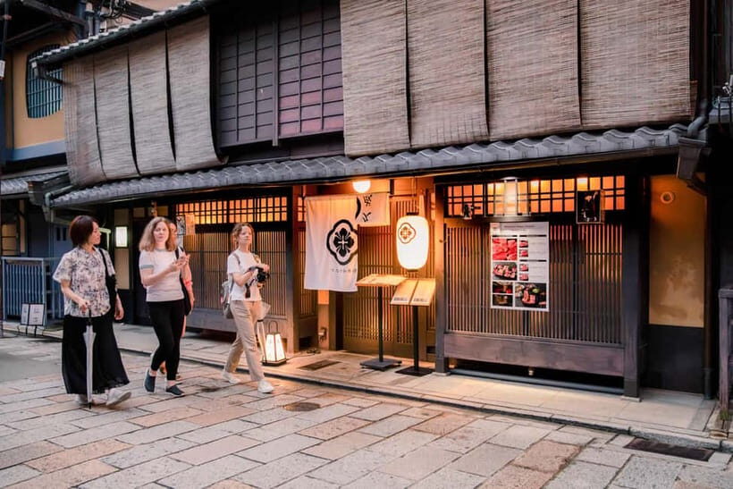 Kyoto: Gion World of the Geisha Guided Walking Tour - What It’s Like When You Spot Geiko or Maiko