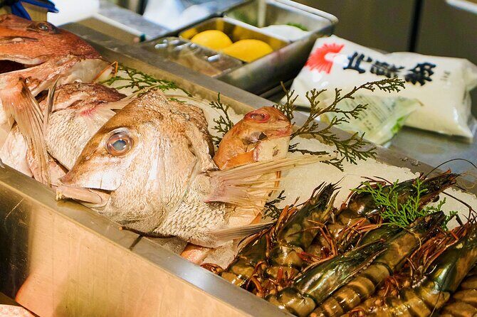 Kyoto: Guided Food Tour with 12 Dishes & 3 Drinks - Pontocho first stop: lantern lanes and your appetite warming up