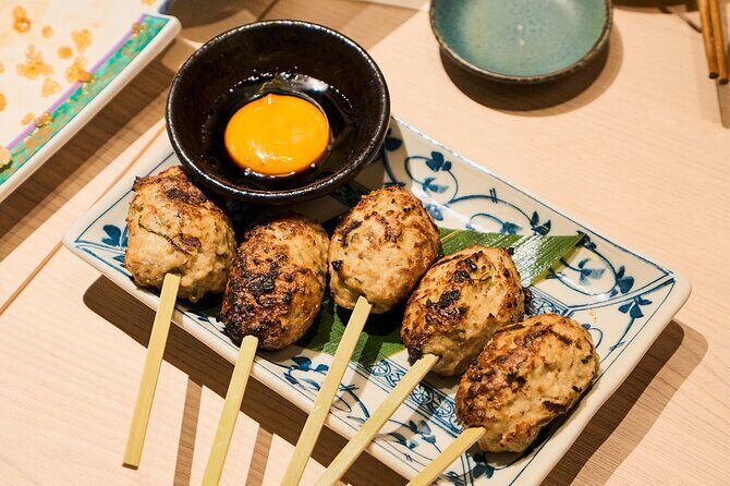 Kyoto: Guided Food Tour with 12 Dishes & 3 Drinks - Sake bars and 3 drinks: what you’re really learning