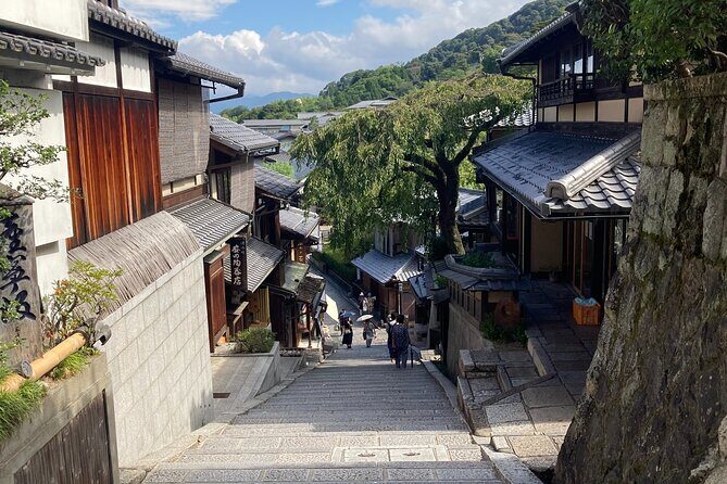 Kyoto Guided Walking Tour Highlight of Kiyomizu & Fushimi Inari - Stop 1: Kiyomizu-dera and the Wooden Stage Views That Set the Tone
