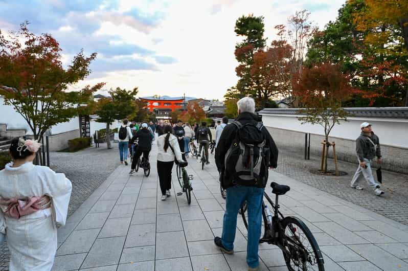 Kyoto: Half-day Guided Bike Tour with Fushimi Inari - Tofukuji Temple photo stop: enough time for pictures, not so much it slows you down