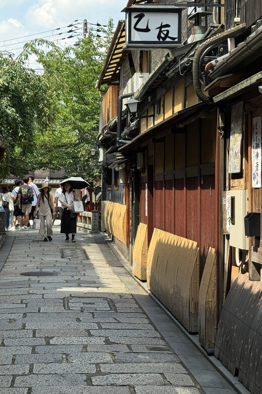 Kyoto: Half-Day Private Tour Gion Geisha District & Kiyomizu - Yasaka Shrine’s 1400-Year Story and Festival Energy