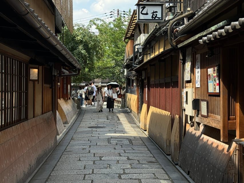 Kyoto: Half-Day Private Tour Gion Geisha District & Kiyomizu - Gion’s Machiya Streets and Geisha District Feel