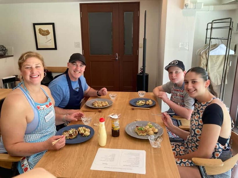 Kyoto: Hands-on Takoyaki and Okonomiyaki Cooking (1 Hour) - Key things that make this class worth your hour
