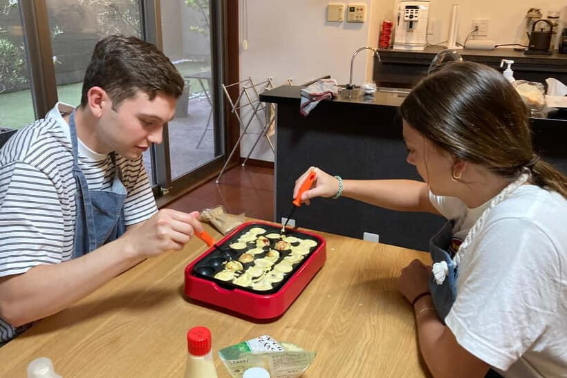 Kyoto: Hands-on Takoyaki and Okonomiyaki Cooking (1 Hour) - What happens during the class: your hour, step by step