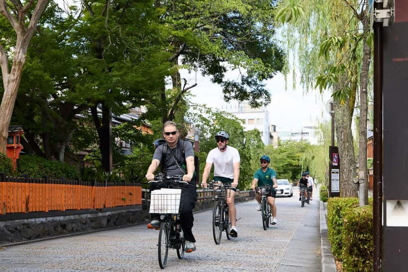 Kyoto: Hidden Gems E-Bike Tour Through Backstreets & Temples - Meeting in Gion: Where Your Morning Actually Starts