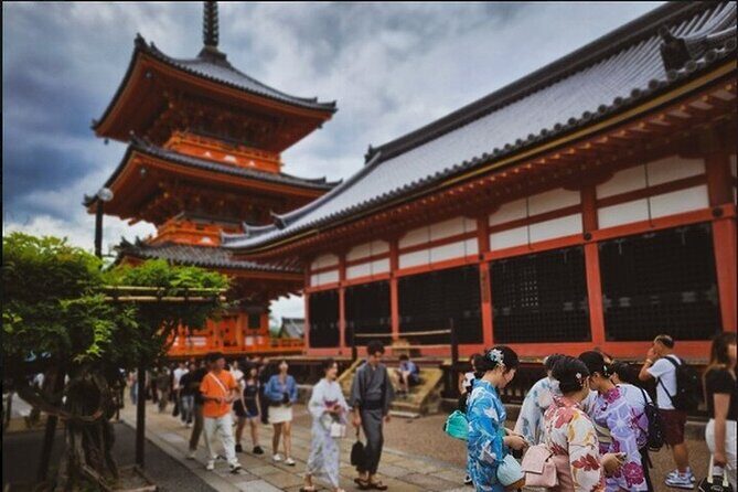 Kyoto Highlights Eastern Western Northern and Southern Routes - Stop 5: Kinkaku-ji, gold leaf reflections, and classic Kyoto photography