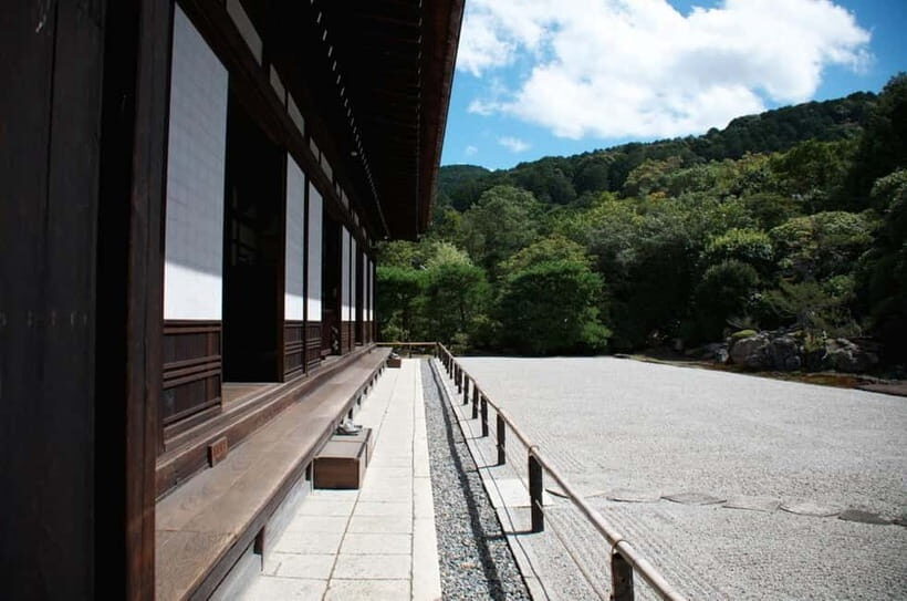 Kyoto: Highlights Guided Walking Tour - Hanamikoji Street in Gion: geisha may appear