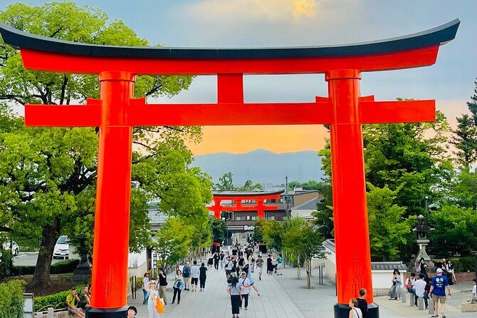 Kyoto Highlights Private Car Day Tour with English Speaking Guide - Gion walk: traditional streets and the thrill of spotting maiko
