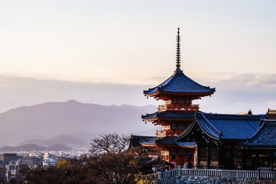Kyoto: Historic Higashiyama Walking Tour - Starting at JR Inari Station: a simple meeting point that beats confusion