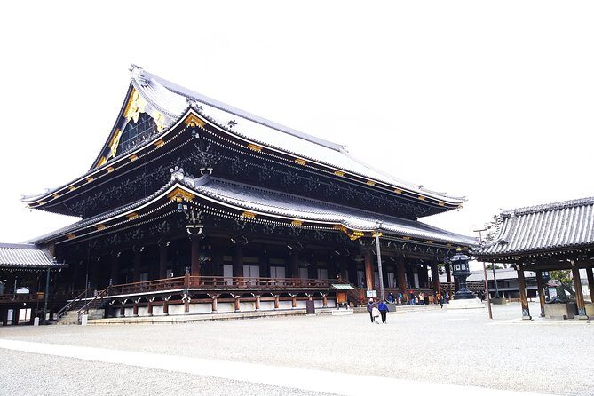 Kyoto Imperial Palace and Nijo Castle Walking Tour - Nijo Castle: Shogun residence in Kyoto, with admission extra