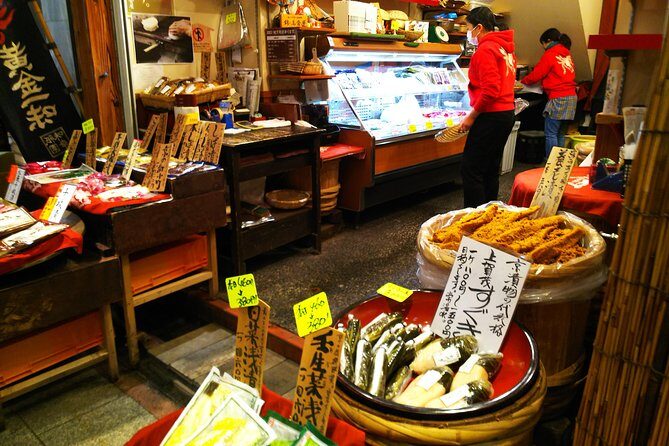 Kyoto Imperial Palace and Nijo Castle Walking Tour - Geisha-street atmosphere: the Kyoto flavor between major sites