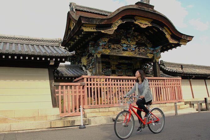 Kyoto in a Day by eBike: The Best Bits Tour (East Course) - Stop 2: Nijo Castle Interiors, Art, and the Feeling of Power