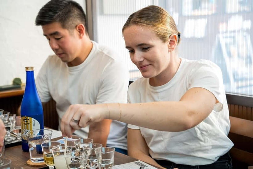 Kyoto: Insider Sake Experience with 7 Tastings and Snacks - Hot or Cold: Serving Tips That Actually Change the Glass