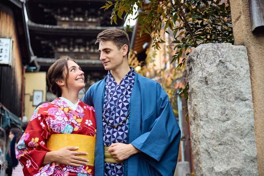 Kyoto Kimono Professional Photoshoot - Higashiyama lanes: iconic outdoor Kyoto with coaching