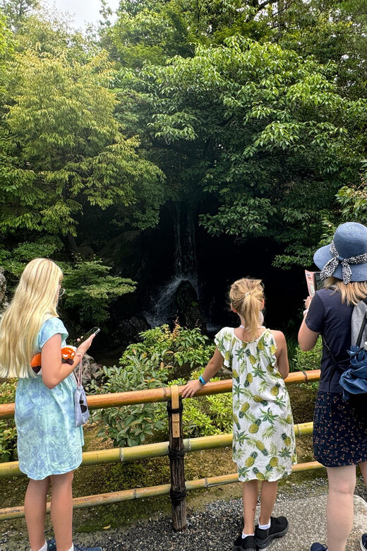 Kyoto: Kinkakuji, Golden Pavilion Guided Tour - Photo Stop Tips for the Golden Pavilion reflection moments