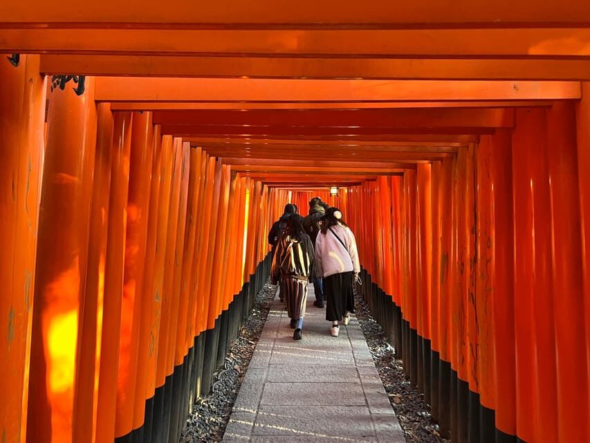 Kyoto: Kiyomizu-dera, Fushimi Inari & Gion Geisha District - Roberto’s guide approach: iPad visuals and lots of photos