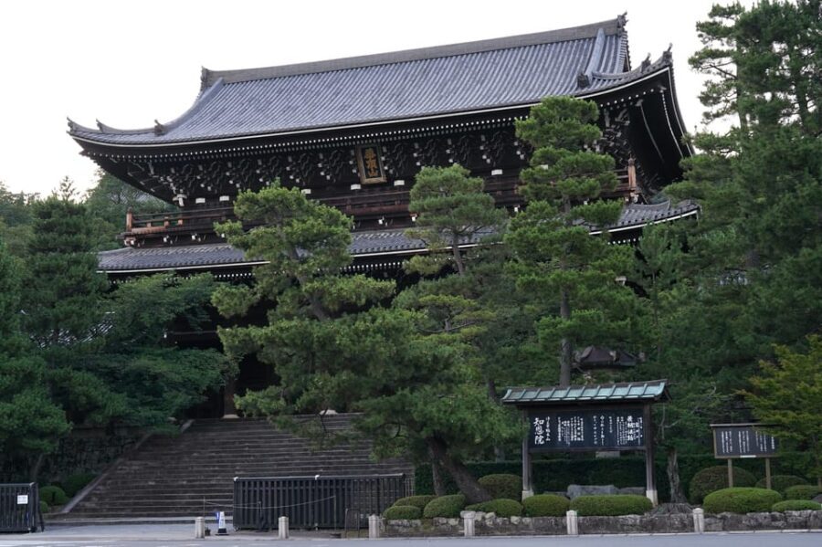 Kyoto: Kiyomizudera, Higashiyama and Yasaka Discovery Tour - Sannenzaka, Ninenzaka, and Nene no Michi: how the tour turns streets into stories