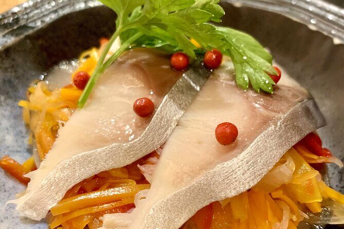 Kyoto Luxury Sake, Whisky and Cocktail Tour - Minami-za and Nishiki Market: food energy in the middle of the night