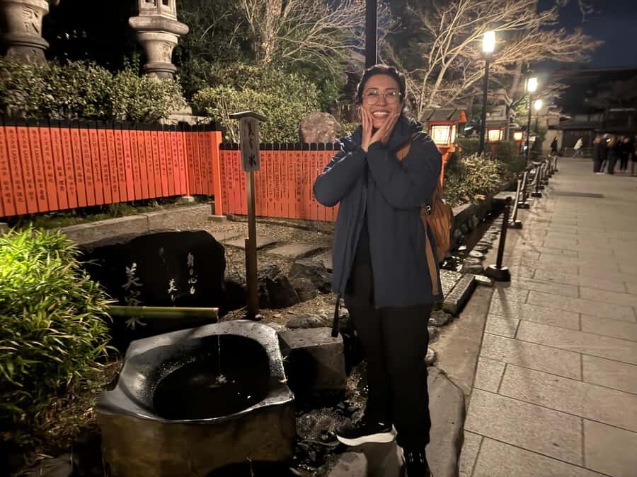Kyoto Magic Night Walk: Gion & Fushimi Inari(Private Option) - Possible Maiko or Geisha sighting: how to treat it