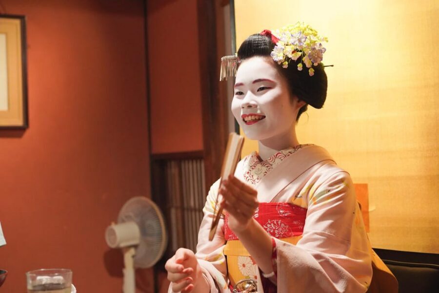 Kyoto: Maiko Dinner in Traditional Restaurant and Tour - Kyoto sake and all-you-can-drink: a fun add-on with a real purpose
